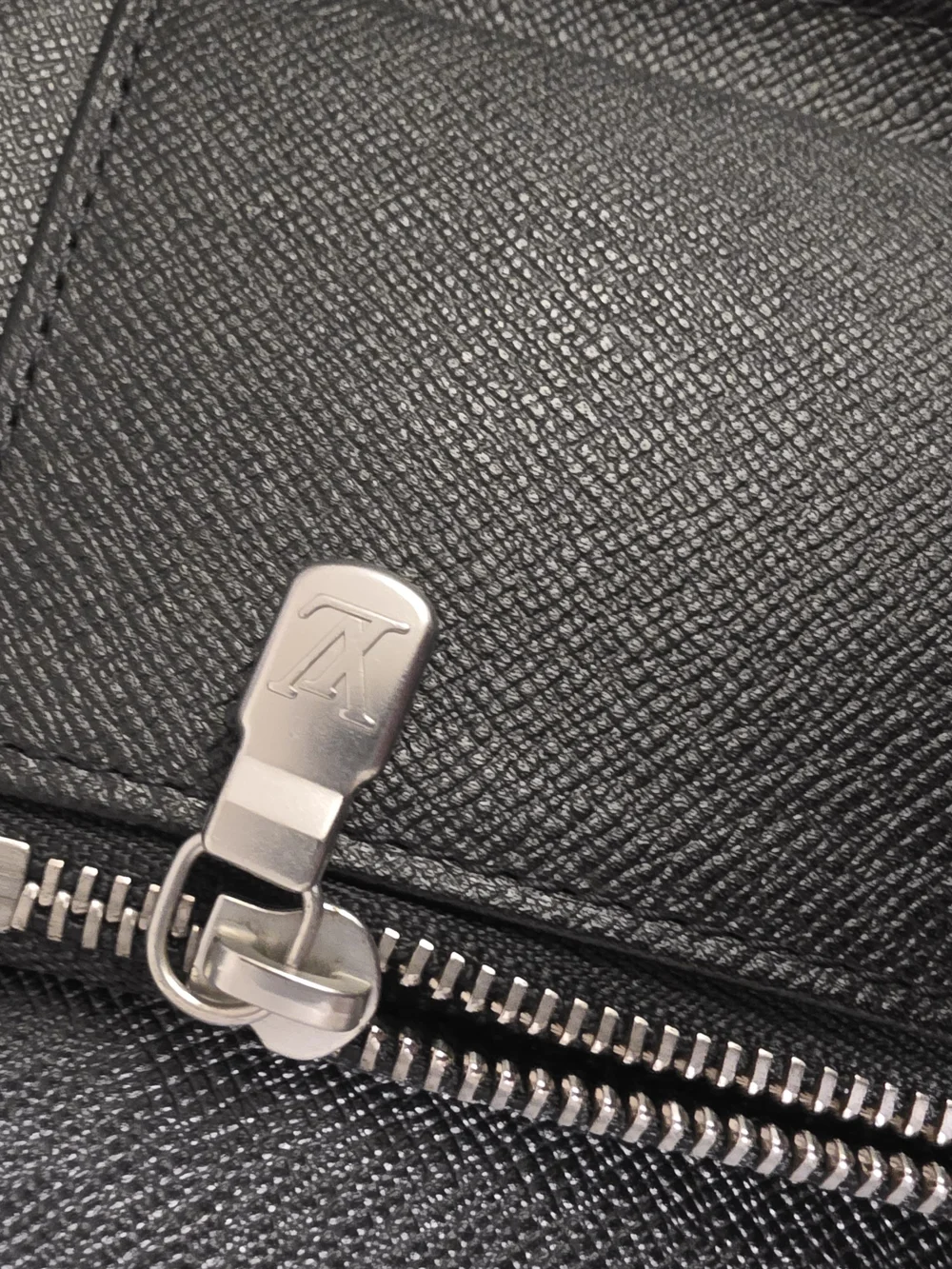 Louis Vuitton Atol And 2 Verticle Zippy Wallet